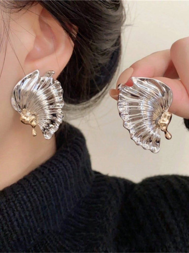 Hydro Glam Shell Studs