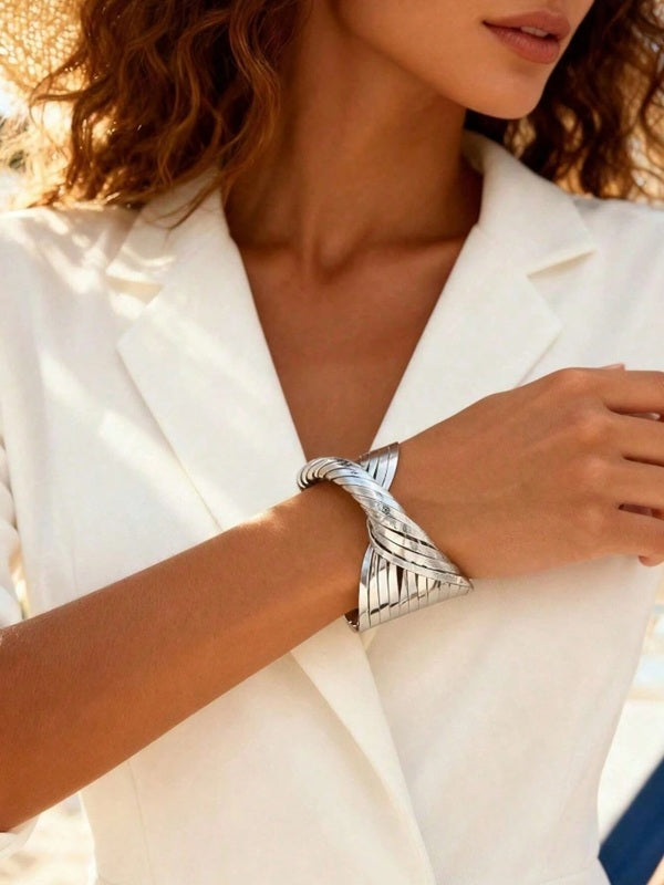 The Twist & Shout Cuff