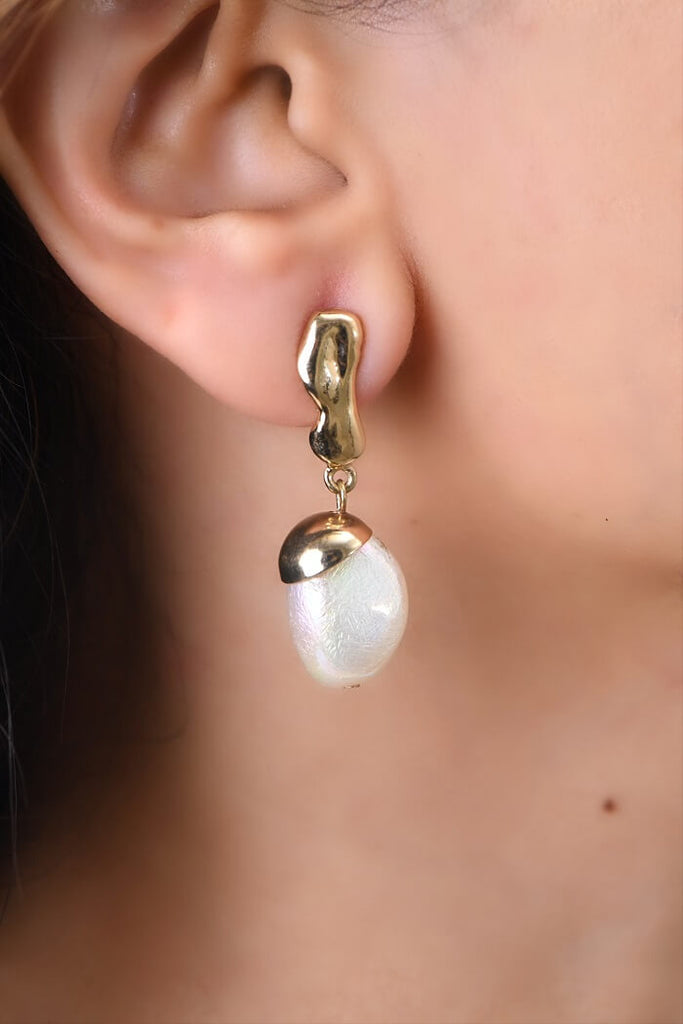 Uneven Structured Pearl Danglers