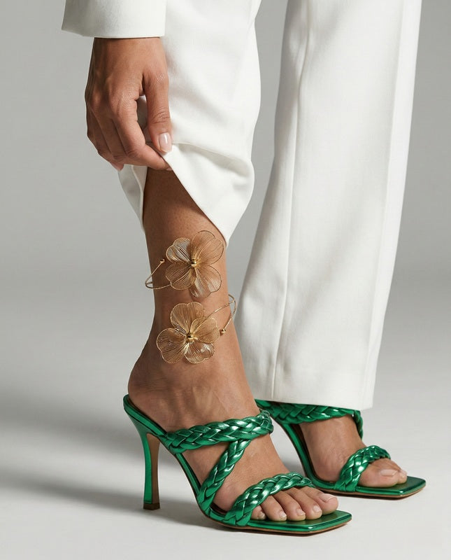 The Petal Strut Wrap