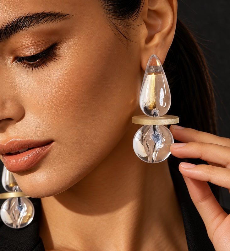 Clear Hourglass Sculpt Statements