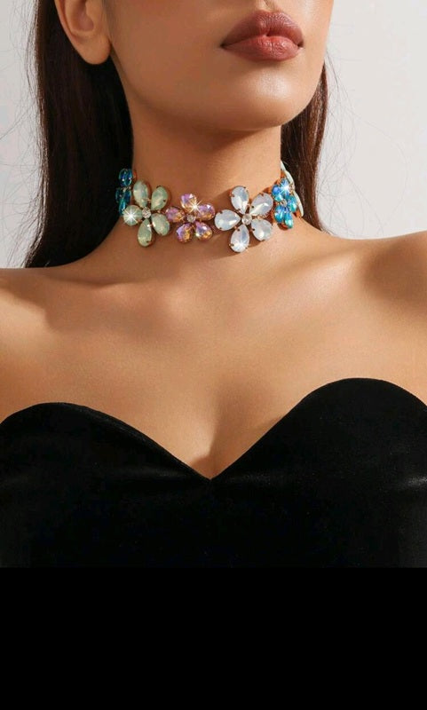 Bloom Pop Choker