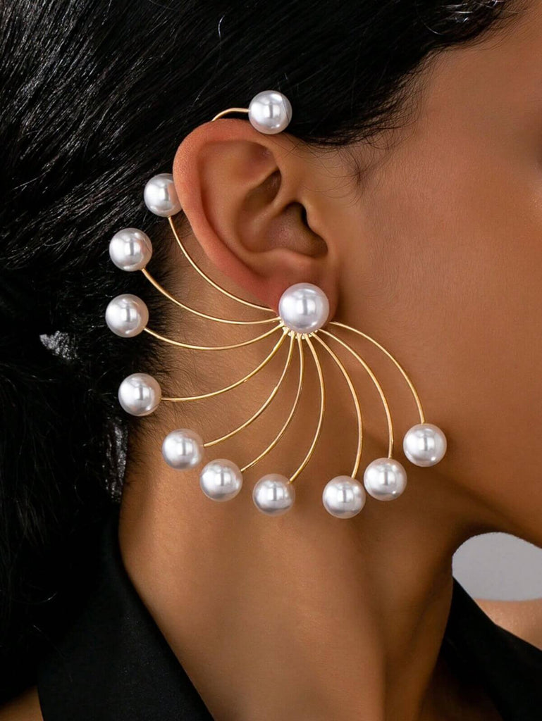 Moonbeam Pearl Cuff - Right Ear - Single Piece
