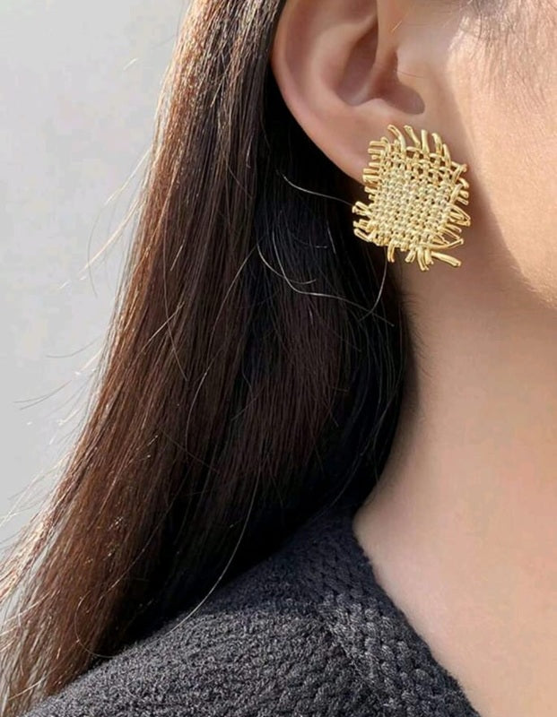 The Gilded Weave Textured Studs